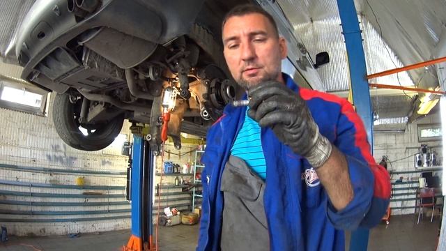 Замена задней ступицы в сборе на БМВ Х - 5 смотреть онлайн