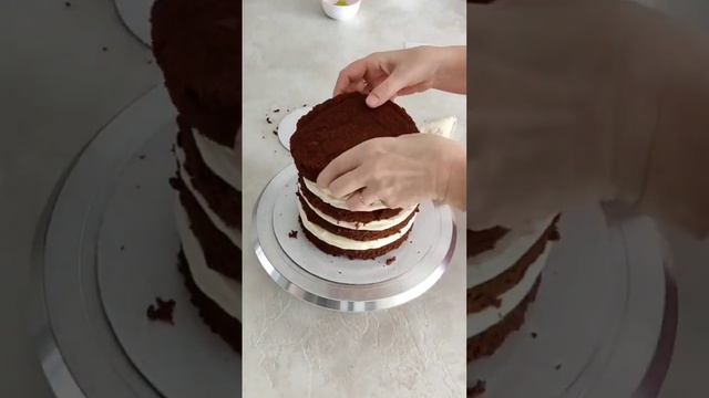 Шоколадный бисквит с малиновым курдом и кокосовым кремом смотреть онлайн