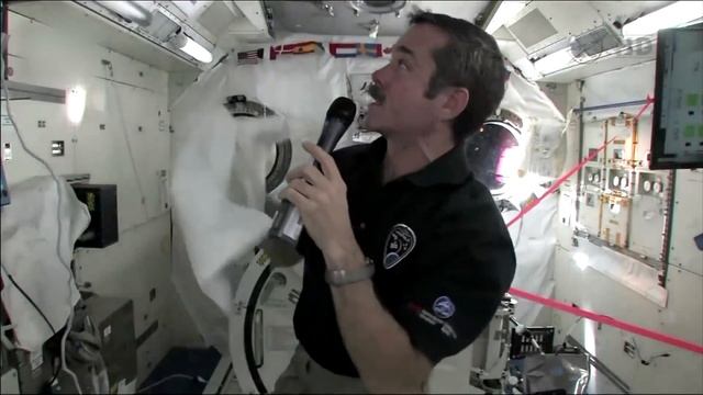 Un día en el espacio смотреть онлайн