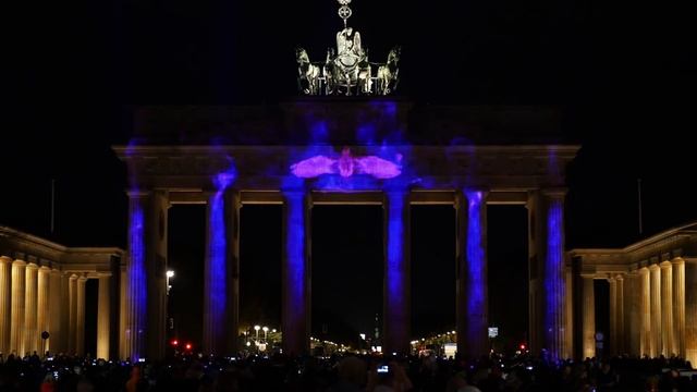 1st Berlin Festival of Lights Award - Intro Mapping at the Brandenburg Gate смотреть онлайн