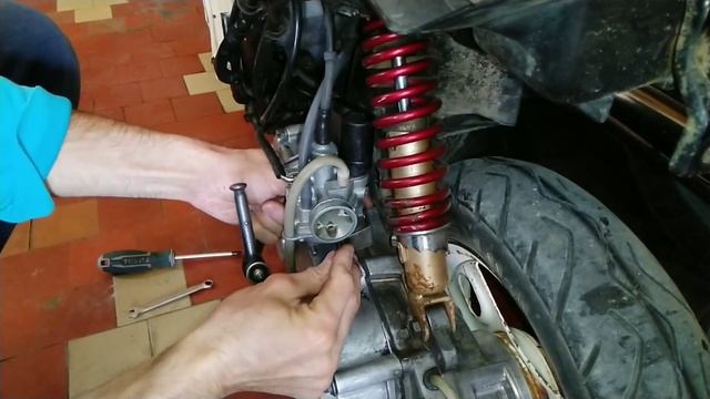 Возня с воздушным фильтром Honda Dio af18. смотреть онлайн