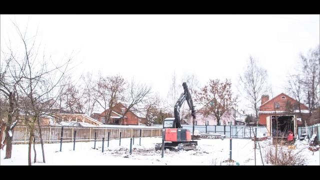 Как закручивают винтовые сваи зимой? Видео монтажа свайного фундамента за 3 минуты | ТАЙМЛАПС смотреть онлайн