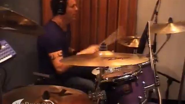 Gary Numan peforming "Cars" on KCRW смотреть онлайн