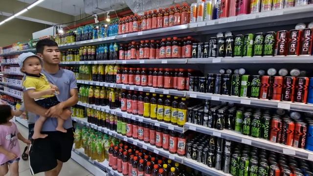 Kyrgyzstan Supermarket Tour: Moscow vs. Bishkek смотреть онлайн