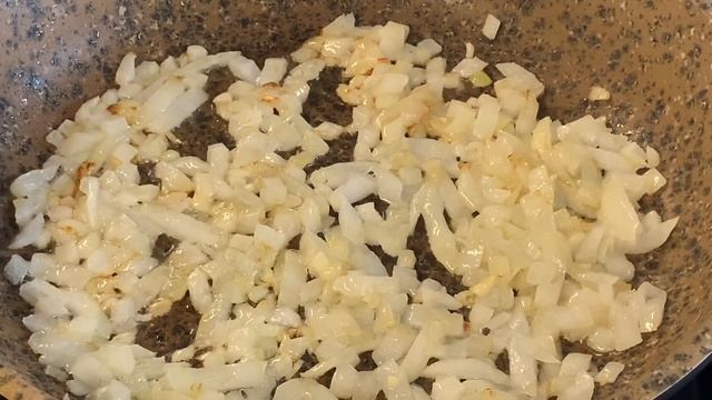 КАК ВКУСНО ПОЖАРИТЬ ЛУК 5 РЕЦЕПТОВ ЖАРЕНОГО ЛУКА? смотреть онлайн