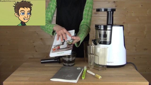 Hurom Premium HH Series Slow Juicer & Smoothie Maker Demo in the Raw Nutrition Kitchen смотреть онлайн