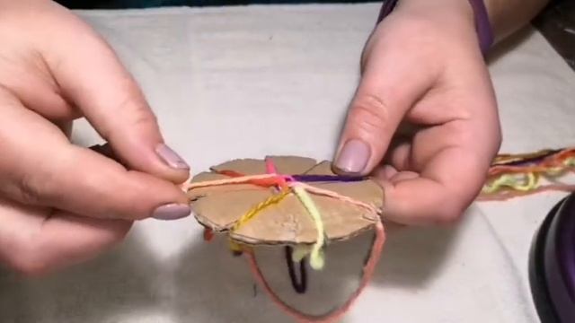 Плетём пояс из ниток смотреть онлайн