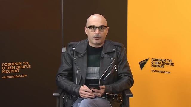 Украинский премьер оправдался за поход на концерт неонацистов