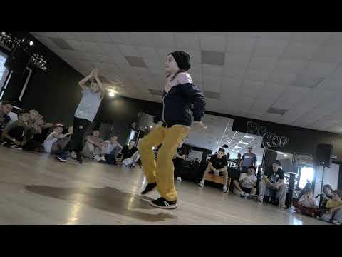 Брейкданс батл ↔ Дети до 9 лет ↔ Tiger vs Kitten ↔ 1'8 ↔ WHO IS WIN #whoiswin #bmvideo смотреть онлайн