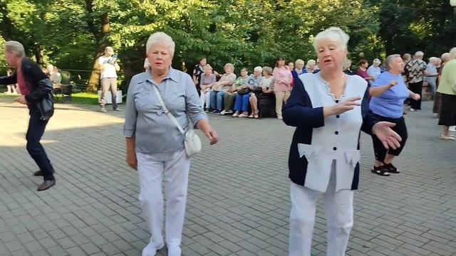 29.07.23г..."Расцвела Черёмуха"...в Гомельском парке на танцполе... смотреть онлайн
