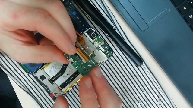 Honor 7A - включается, но не заряжается. Не заряжается Honor 7A. Honor 7A won't charge смотреть онлайн