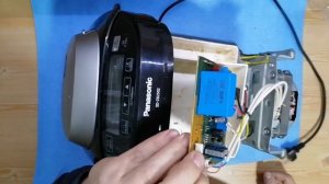 Ремонт хлебопечи / Хлебопечь Panasonic дисплей светится но не включается не запускается