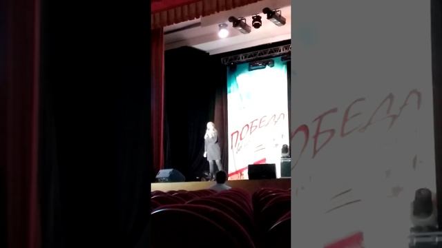 Марина Волчкова читает стихотворение Юлии Друниной "Зинка" смотреть онлайн