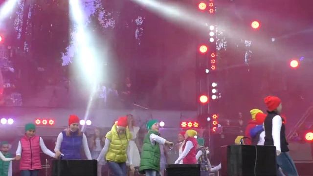 Наталья Шнайдер и ансамбль Созвучие - территория детства (День города Перми 12.06.2017)