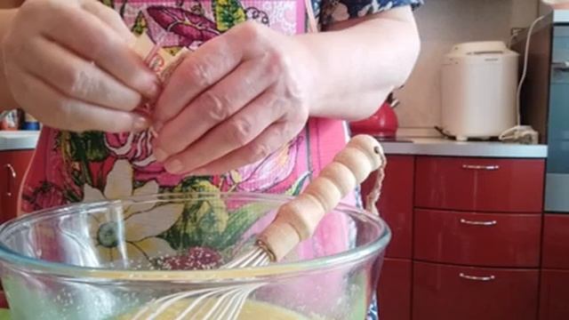 Пышные, воздушные булочки с сметанной помадкой!!! Все будут в восторге!!! смотреть онлайн