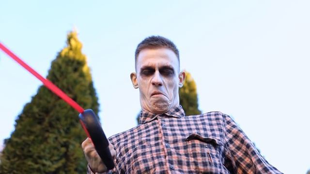 Экстремальные прятки от ЗОМБИ учителя! смотреть онлайн