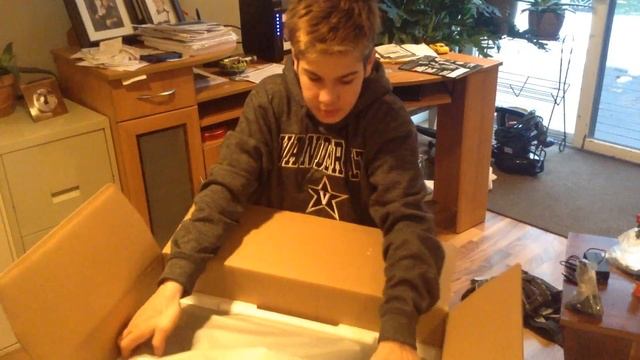 Unboxing of 24 inch Samsung monitor смотреть онлайн