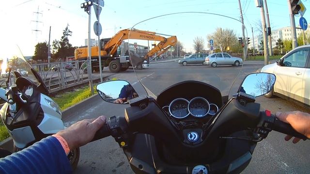 Любитель Макси-скутеров SYM. Обзор JOYMAX 300i смотреть онлайн