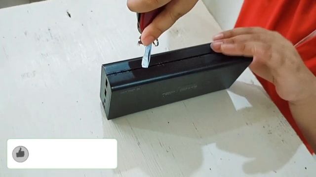 ROMOSS SENSE 8 POWER BANK-LET'S TEAR THIS DOWN. I almost hurt myself while doing this video . смотреть онлайн