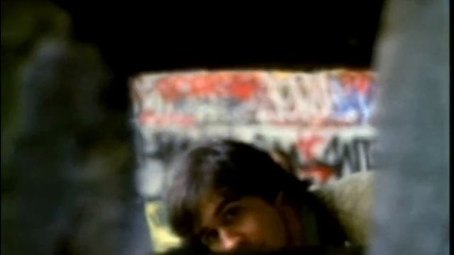 Nirvana - About A Girl (1989) смотреть онлайн