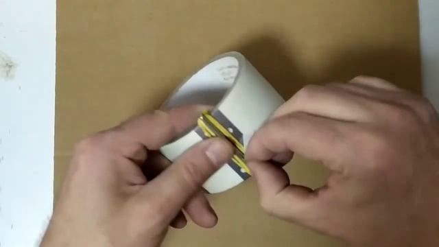 Очень полезная приспособа для Малярного скотча. Все просто! смотреть онлайн