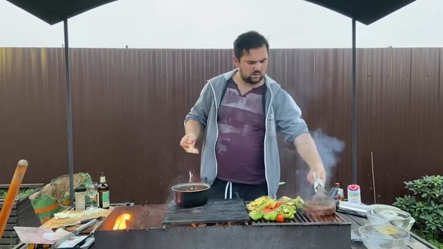 Стейк Томагавк/ Перечный соус