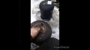 Mercedes Atego, замена задней пневмоподушки.