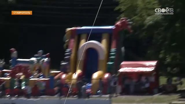 На Комсомольском озере в Ставрополе открыли купальный сезон смотреть онлайн