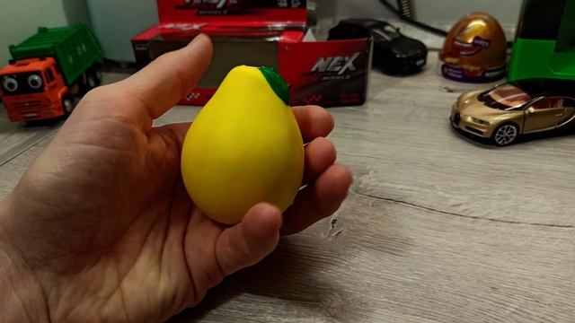 Груша желтая мялка. Сквишь смотреть онлайн