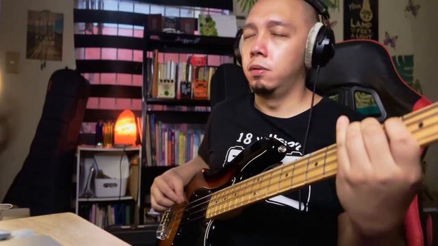 Starting Bass Players: THIS SHOULD BE YOUR FIRST FENDER BASS смотреть онлайн