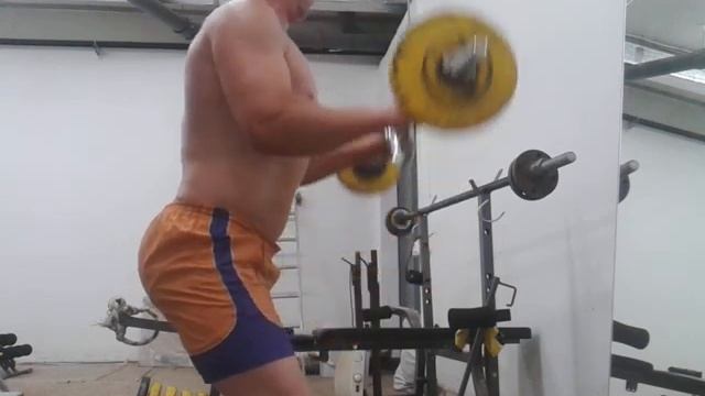 делаем бицуху хватом сверху грифа смотреть онлайн