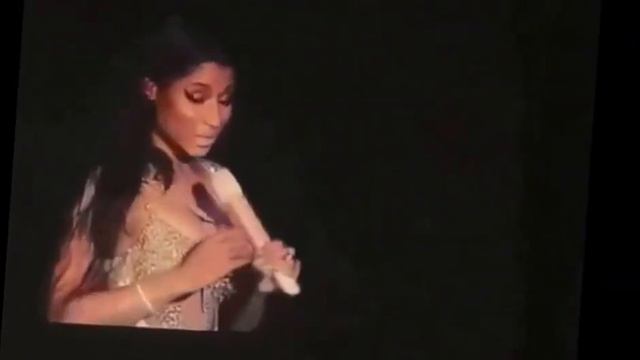 Nicki Minaj Sticks Her TONGUE Down Meek Mills смотреть онлайн