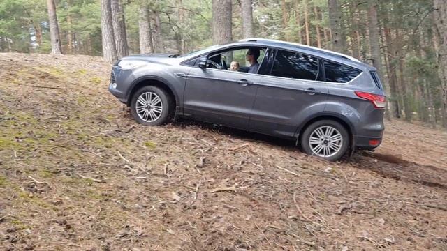 Ford Kuga 2, подъем в песочную гору смотреть онлайн