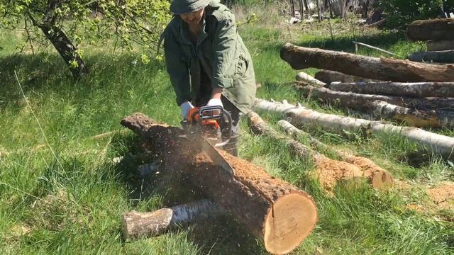 Продольное пиление Бревна Вяза. Бензопила Daewoo Power 5820. Поперечное пиление Дуба смотреть онлайн