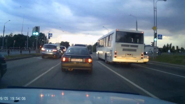 НЕ СОВСЕМ КОРРЕКТНЫЙ ПОВОРОТ смотреть онлайн