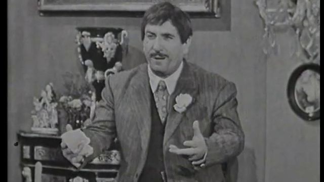 LA DEMOCRAZIA - Peppino De Filippo "I casi sono due" смотреть онлайн