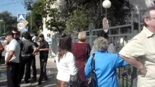 Боженовская клика пикетирует суд - 5 смотреть онлайн