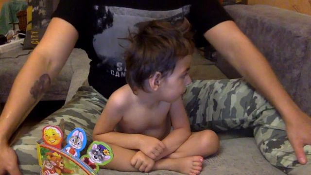 Человек впервые "упал" на локоть! смотреть онлайн