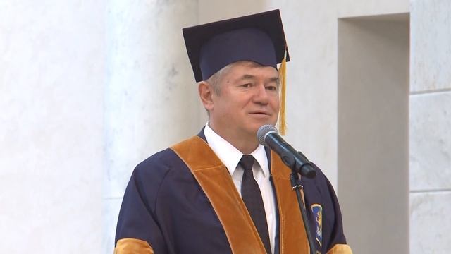 Комментарий почётного профессора УрГЭУ Сергея Глазьева в рамках XIII ЕЭФМ смотреть онлайн