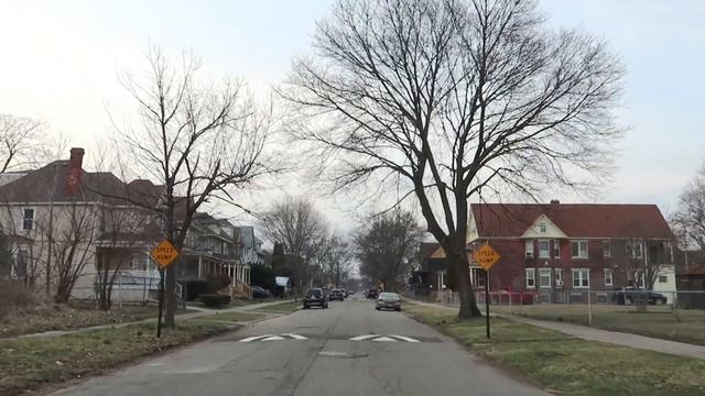 Detroit's War Torn East Side Streets смотреть онлайн