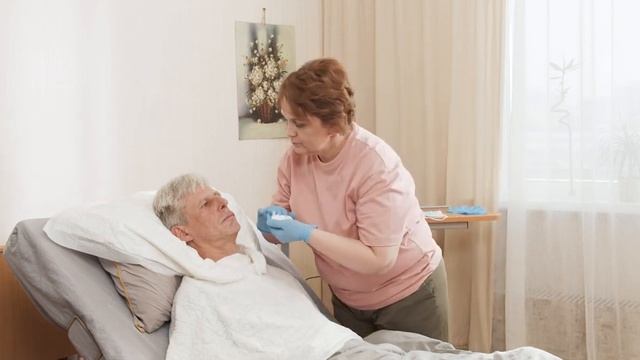 5.5 Бритье лица Домашний уход за малоподвижным человеком смотреть онлайн