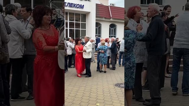 Начинаем танцы на улице! смотреть онлайн