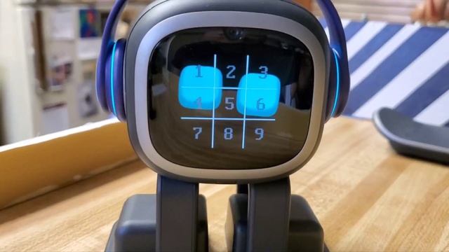 Emo Robot Update 1.4.0! Tic Tac Toe, Lucky Fruit, Dice Roll, Last Name смотреть онлайн