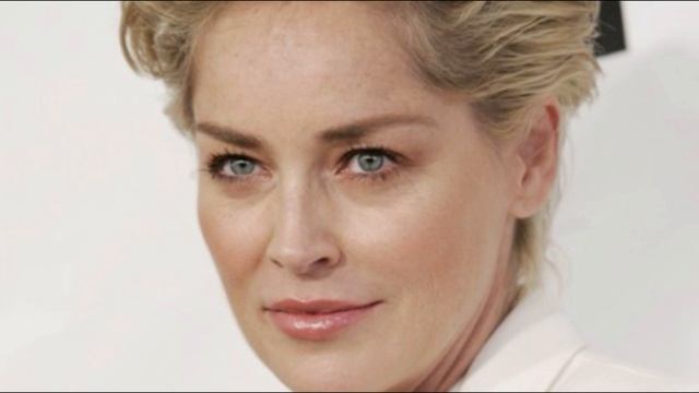 Я плакала, глядя на своё тело и лицо | Шэрон Стоун о возрасте и последствиях инсульта смотреть онлайн