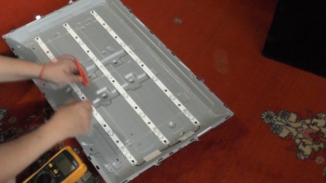 Телевизор LG 32LK500BPLA, пропадает подсветка. Ремонт. смотреть онлайн