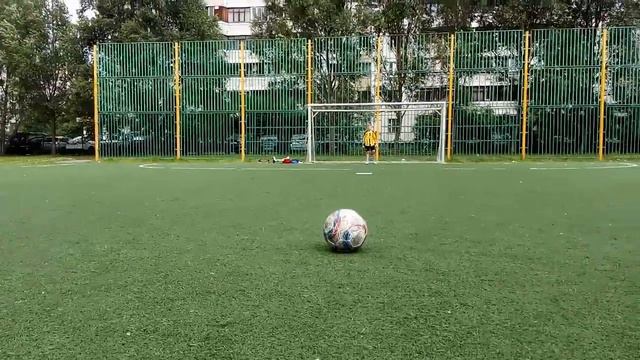 Поставил друга на попу, штрафные. смотреть онлайн