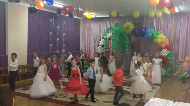 ДЦРР 6 г. Могилёва . Выпускной 2018 г. Вальс смотреть онлайн