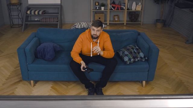 Как Илья выбирал себе консоль - Xbox One X и PS4 Pro (экспериментальный формат видео).mp4 смотреть онлайн