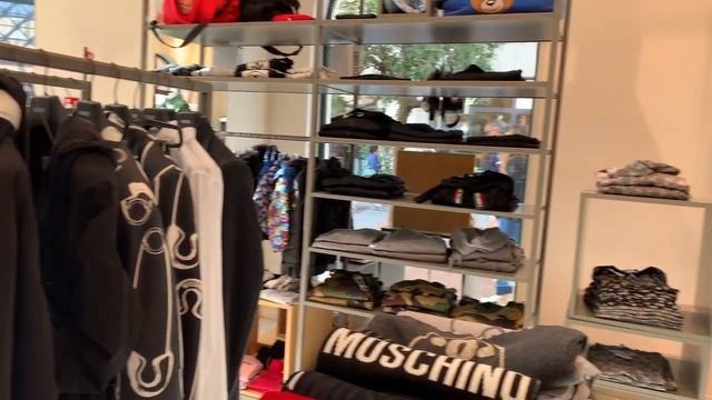 Шопинг в Риме. Castel Romano смотреть онлайн