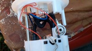 ситроен с3 плохо заводится в холодную погоду,смена бензонасоса